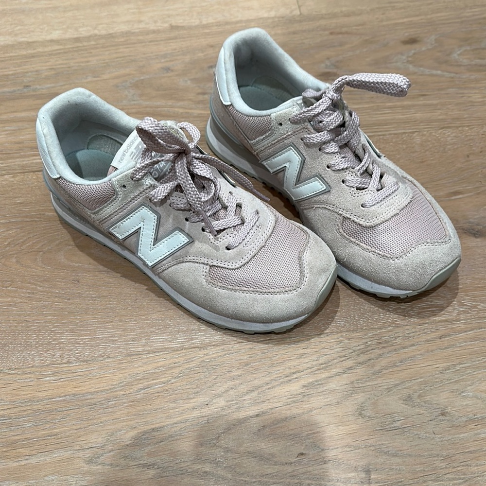 New balance 574 light pink size 8.5